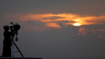 تحري هلال رمضان الثلاثاء وسط تأكيدات فلكية باستحالة رؤيته ودول تحدد الخميس غرة الشهر