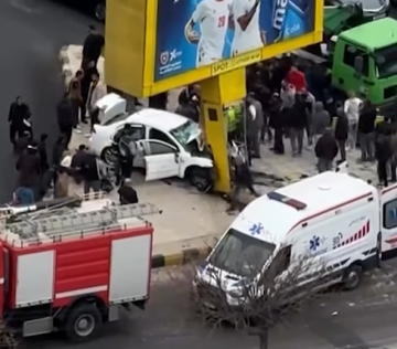 وفـاة وإصابة 4 أشخاص بحادث ارتطام مركبة بلوحة إعلانية في عمان