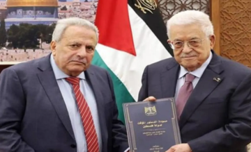 عباس يصدر قرارا بنشر مسودة الدستور المؤقت