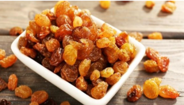 كالسيوم وحديد.. ماذا يحدث لجسمك عند تناول حفنة من الزبيب ؟