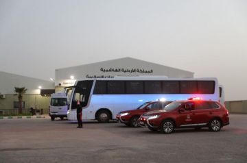 القوات المسلحة تجلي الدفعة الـ23 من أطفال غزة المرضى للعلاج في المملكة القوات المسلحة تجلي الدفعة الـ23 من أطفال غزة المرضى للعلاج في المملكة