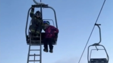 50 شخصا معلقون بين الحياة والموت في صقيع موسكو