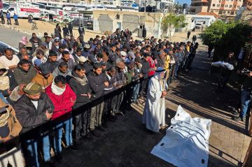 وداع جثمان أكرم حسن العرجاني في مستشفى ناصر بخان يونس