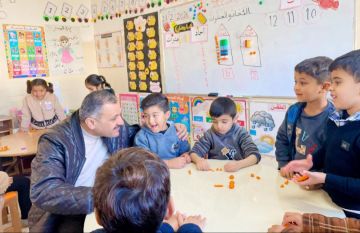 الجريري يتفقد رياض الأطفال في مدرسة الزيتونة الاساسية المختلطة.