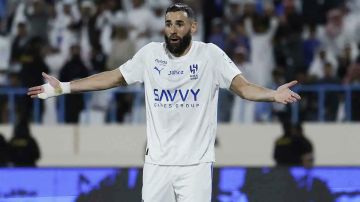 مفاجأة حول راتب بنزيما مع الهلال السعودي مفاجأة حول راتب بنزيما مع الهلال السعودي