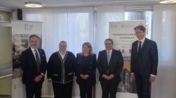 وفد وزاري أردني يبدأ زيارة عمل إلى روما لتعزيز التعاون الاستثماري مع إيطاليا وفد وزاري أردني يبدأ زيارة عمل إلى روما لتعزيز التعاون الاستثماري مع إيطاليا