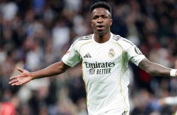 فينيسيوس جونيور يكشف عن أقرب أصدقائه في عالم كرة القدم (فيديو)