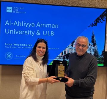 رئيس جامعة عمان الأهلية يزور جامعة (ULB) في بروكسل رئيس جامعة عمان الأهلية يزور جامعة (ULB) في بروكسل