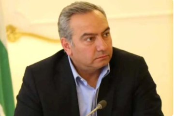 نائب اردني : كيف ارتفع راتب رئيس سلطة البترا إلى ٦٥٠٠ دينار .. والولائم ب ١٤٠ الف