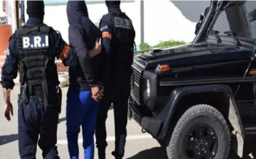 تفكيك عصابة اعتدت على شخص وسرقت مجوهراته غرب الجزائر تفكيك عصابة اعتدت على شخص وسرقت مجوهراته غرب الجزائر