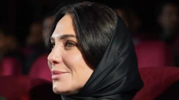 سلاف فواخرجي تهدي جائزة إيرانية لغزة.. وتشعل عاصفة جدل سلاف فواخرجي تهدي جائزة إيرانية لغزة.. وتشعل عاصفة جدل