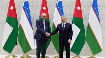 الفايز ينقل رسالة شفوية من الملك إلى رئيس جمهورية اوزبكستان الفايز ينقل رسالة شفوية من الملك إلى رئيس جمهورية اوزبكستان