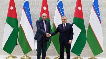 الفايز ينقل رسالة شفوية من الملك إلى رئيس جمهورية اوزبكستان