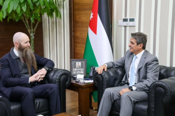 السفير الأمريكي: الشباب الأردني أنموذج متميز في الطموح والإبداع والقدرة على الإنجاز