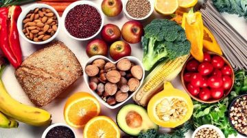 9 وجبات خفيفة غنية بالبريبايوتيك.. لدعم صحة الأمعاء