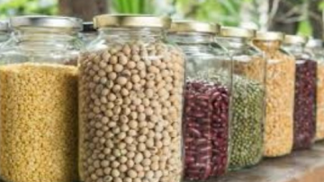 أخطاء تخزين البقوليات تسبب العفن والحشرات.. احذري هذه الطرق الشائعة في مطبخك