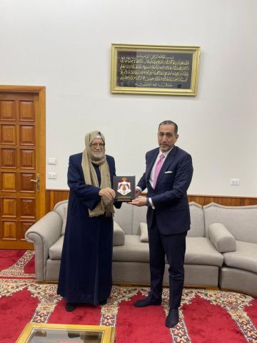 السفير الأردني في سوريا يزور المفتي العام ويبحث تعزيز التعاون في مجال الافتاء السفير الأردني في سوريا يزور المفتي العام ويبحث تعزيز التعاون في مجال الافتاء