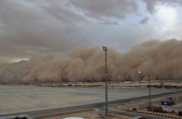 الأرصاد الجوية: عاصفة غبارية تقترب من المملكة وتحذر من تدني الرؤية