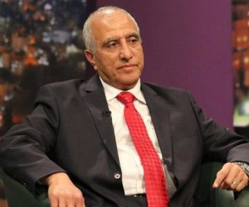 التملق حين يرتدي الزيف قناع اللطف التملق حين يرتدي الزيف قناع اللطف