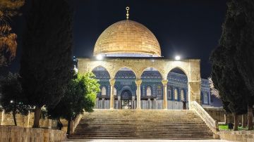 مباشر .. نقل صلاتي العشاء والتراويح 7 رمضان المبارك في المسجد الأقصى المبارك