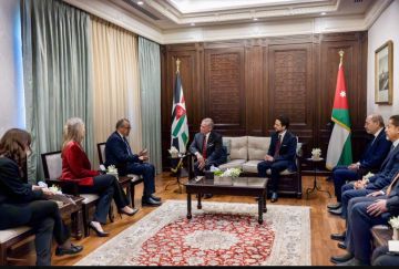 الملك يستقبل مدير عام منظمة الصحة العالمية الملك يستقبل مدير عام منظمة الصحة العالمية