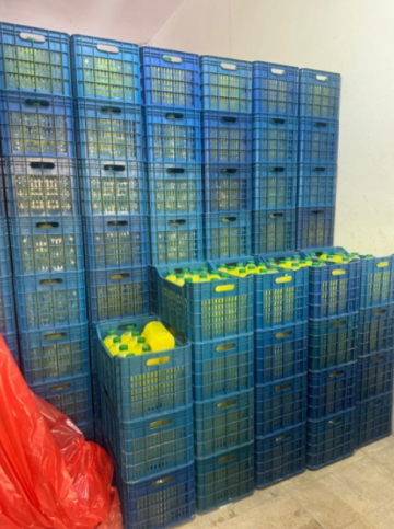 إتلاف 325 لتر عصير ومصادرة 160 ألف لتر في جرش وسحاب لإخلالها بالاشتراطات الصحية