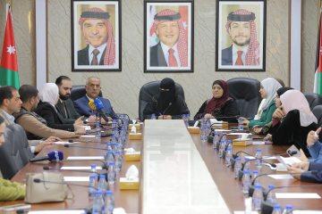  الأسرة النيابية تطلع على دور نقابة العاملين في قطاع المياه والزراعة