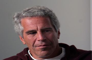 فضيحة جديدة تطارد إبستين .. تمويل سري لمشروع استنساخ البشر!