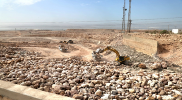 وزير الأشغال يتفقد مشاريع حماية المنشآت المائية على طريق البحر الميت