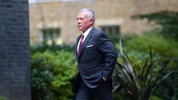 الملك يغادر إلى لندن لبحث تعزيز الشراكة الأردنية البريطانية وترأس اجتماعات العقبة