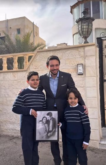 ولي العهد ينشر لقطات من زيارته للواء سحاب ولي العهد ينشر لقطات من زيارته للواء سحاب