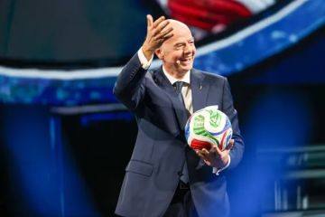 رئيس الفيفا يتحدث عن مستقبل كأس العالم في المكسيك تحت حرب الـكارتلات رئيس الفيفا يتحدث عن مستقبل كأس العالم في المكسيك تحت حرب الـكارتلات