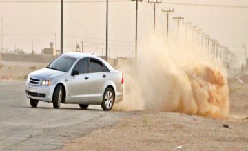 ضبط مركبات تسير بمواكب وسائق يقوم بالتشحيط
