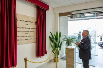 الملك يفتتح مجمع طب وجراحة الفم والأسنان العسكري