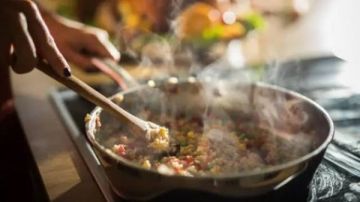 طبيب يفجر مفاجأة صادمة: هذا الطعام اليومي خطر ويرهق البنكرياس طبيب يفجر مفاجأة صادمة: هذا الطعام اليومي خطر ويرهق البنكرياس