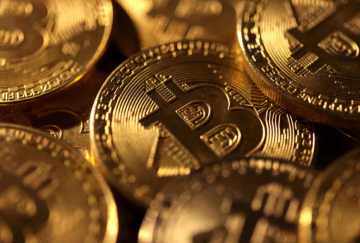 نيوزويك: أسرار عسكرية أمريكية بيعت للروس مقابل الملايين نيوزويك: أسرار عسكرية أمريكية بيعت للروس مقابل الملايين