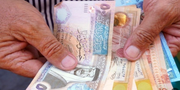 التربية: تحويل رواتب معلمي الإضافي إلى البنوك