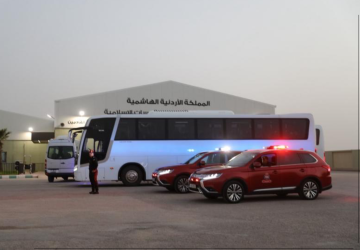 القوات المسلحة تجلي الدفعة الـ23 من أطفال غزة المرضى للعلاج في المملكة القوات المسلحة تجلي الدفعة الـ23 من أطفال غزة المرضى للعلاج في المملكة