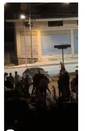 مادبا تحطيم مركبة مواطن بالحي الشرقي بسبب خلافات سابقة .. فيديو مادبا تحطيم مركبة مواطن بالحي الشرقي بسبب خلافات سابقة .. فيديو