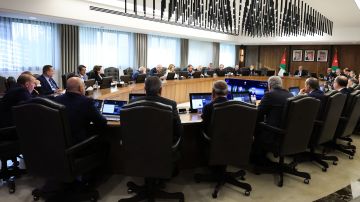 مجلس الوزراء يحيل جمال قطيشات والملكاوي الى التقاعد.. ويعين ابو الرب مدير للموازنة والجريري للمدينة عاجل مجلس الوزراء يحيل جمال قطيشات والملكاوي الى التقاعد.. ويعين ابو الرب مدير للموازنة والجريري للمدينة عاجل