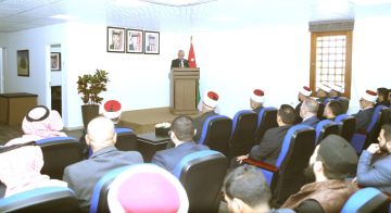 العيسوي يسلم المكرمة الملكية لـ 30 إماما وواعظا مقبلين على الزواج