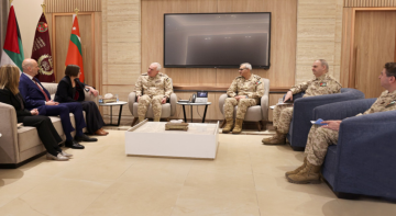 رئيس هيئة الأركان المشتركة يستقبل رئيسة اللجنة الدولية للصليب الأحمر رئيس هيئة الأركان المشتركة يستقبل رئيسة اللجنة الدولية للصليب الأحمر