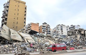 مصادر: إيران تربط ملف التسوية بوقف الحرب على لبنان مصادر: إيران تربط ملف التسوية بوقف الحرب على لبنان