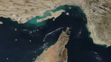 وزير خارجية باكستان: إيران تسمح بمرور 20 سفينة إضافية باكستانية عبر هرمز