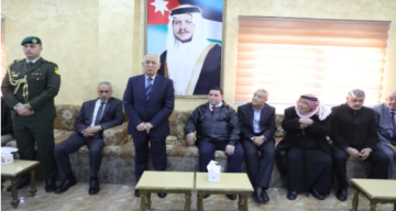 مندوبا عن الملك وولي العهد.. العيسوي يعزي عشيرة الطعاني والسفير الفلسطيني مندوبا عن الملك وولي العهد.. العيسوي يعزي عشيرة الطعاني والسفير الفلسطيني