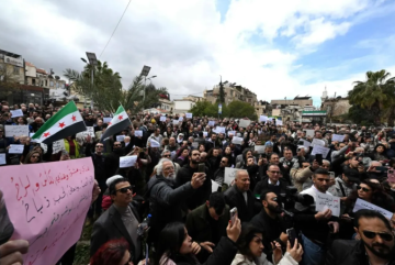 اعتصام في دمشق احتجاجا على تقييد بيع المشروبات الكحولية