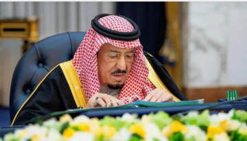 الملك سلمان يوجه باستضافة الخليجيين العالقين في مطارات السعودية الملك سلمان يوجه باستضافة الخليجيين العالقين في مطارات السعودية