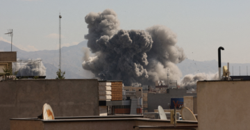 ردا على إطلاق حزب الله الصواريخ .. الجيش الإسرائيلي يشن موجة غارات في لبنان ردا على إطلاق حزب الله الصواريخ .. الجيش الإسرائيلي يشن موجة غارات في لبنان
