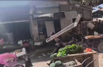 سوريا.. مشاجرة جماعية بين أصحاب بسطات في ريف دير الزور الشرقي تسفر عن إصابات (فيديو)