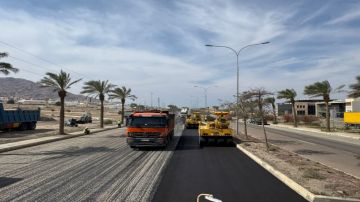 الأشغال تباشر أعمال صيانة لمدخل مدينة العقبة الأشغال تباشر أعمال صيانة لمدخل مدينة العقبة